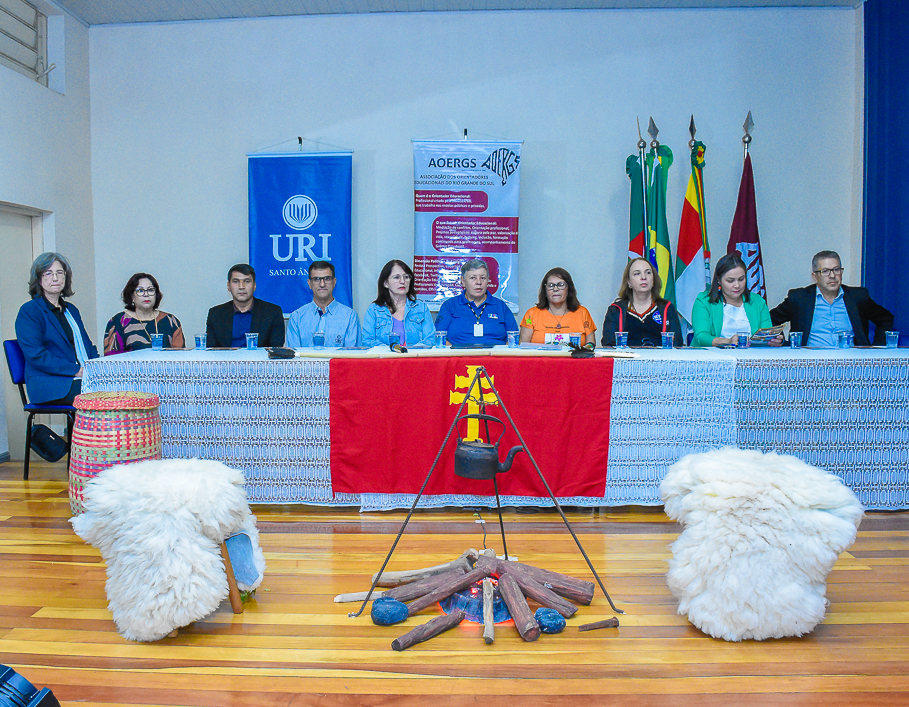 Legislativo participa do IV Fórum Internacional de Orientadores Educacionais e II Encontro Internacional dos Trabalhadores em Educação