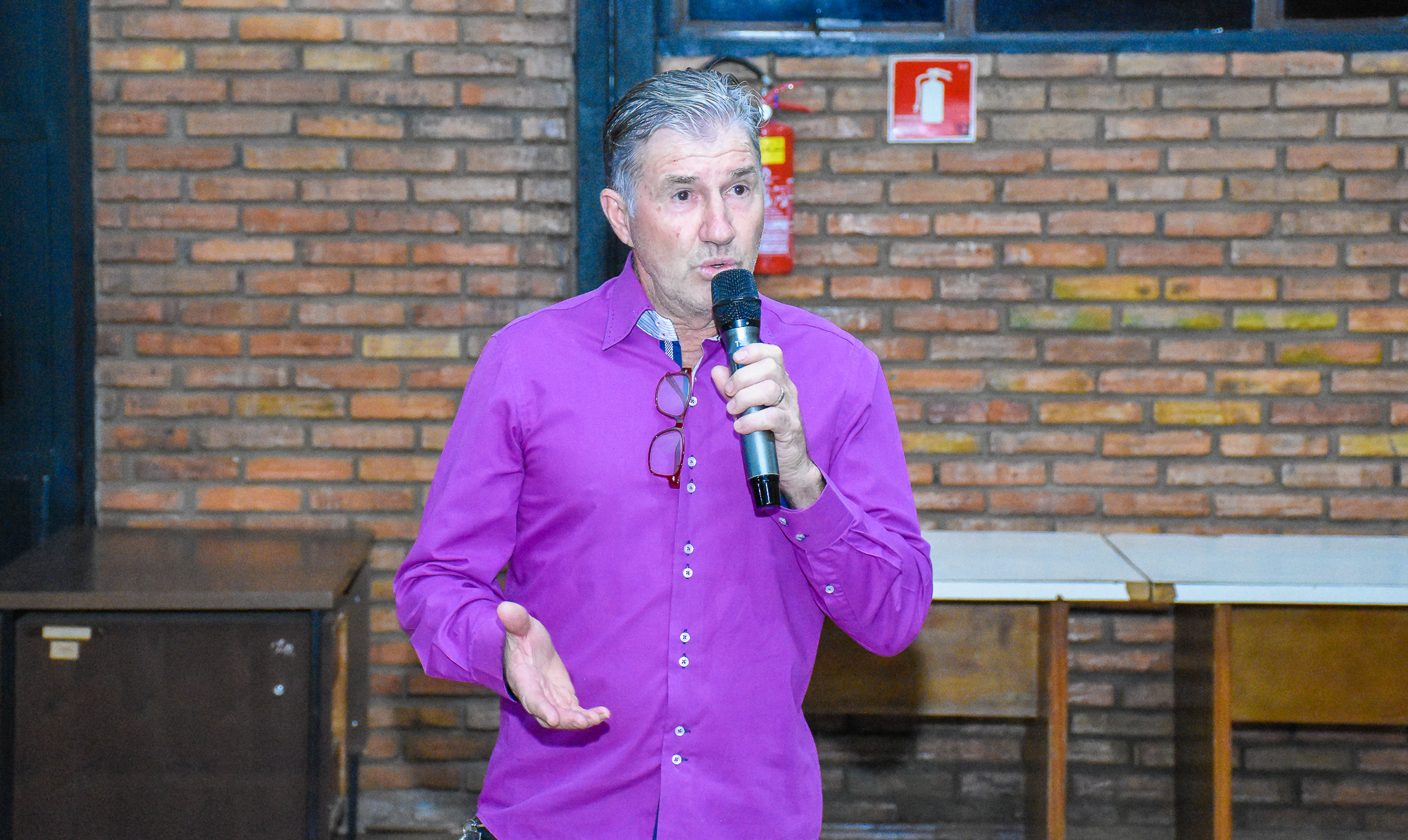 Legislativo se reúne com a comunidade  para debater assuntos referentes à segurança nas escolas