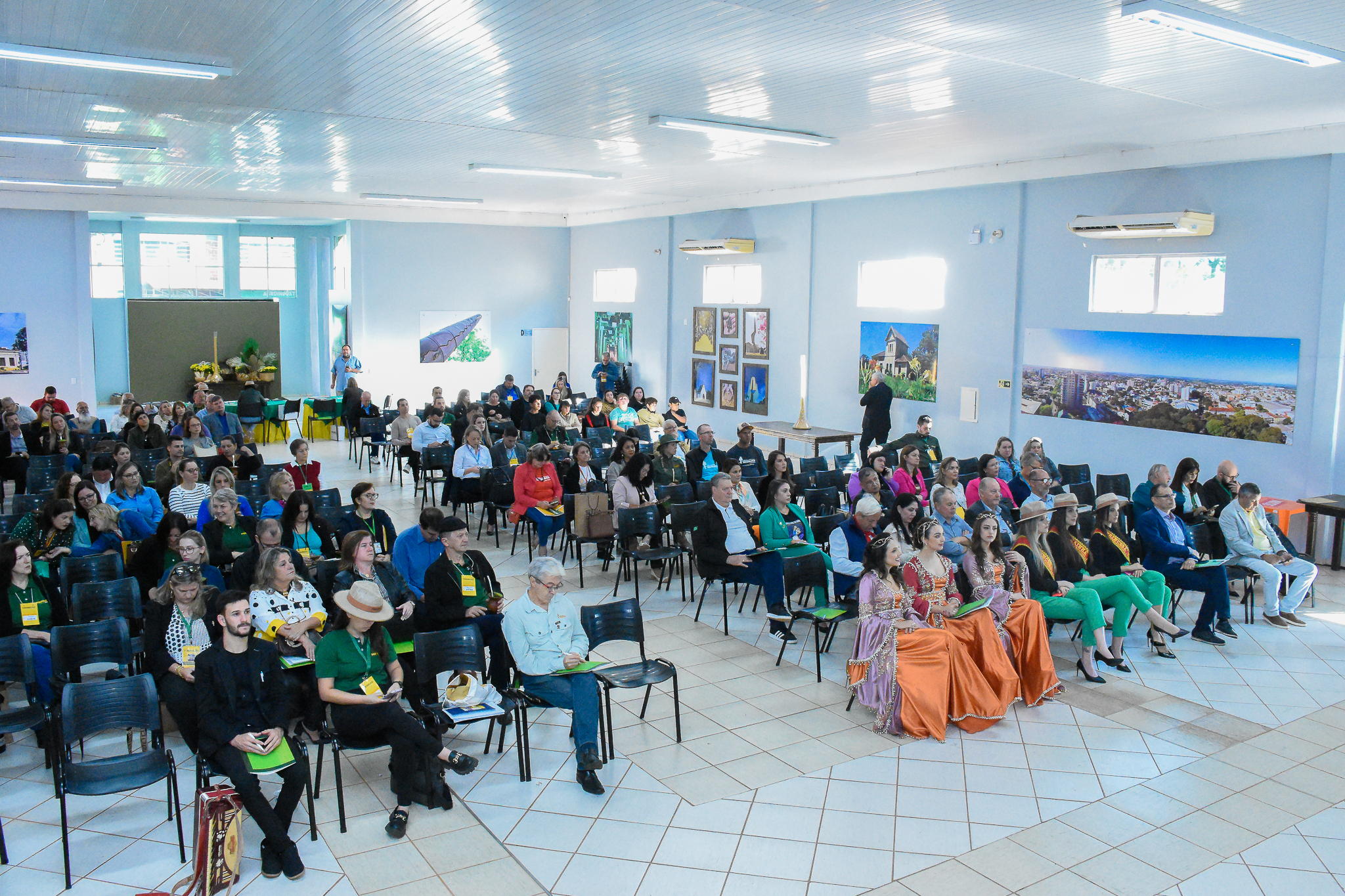 Legislativo santo-angelense participa do Seminário Internacional de Turismo