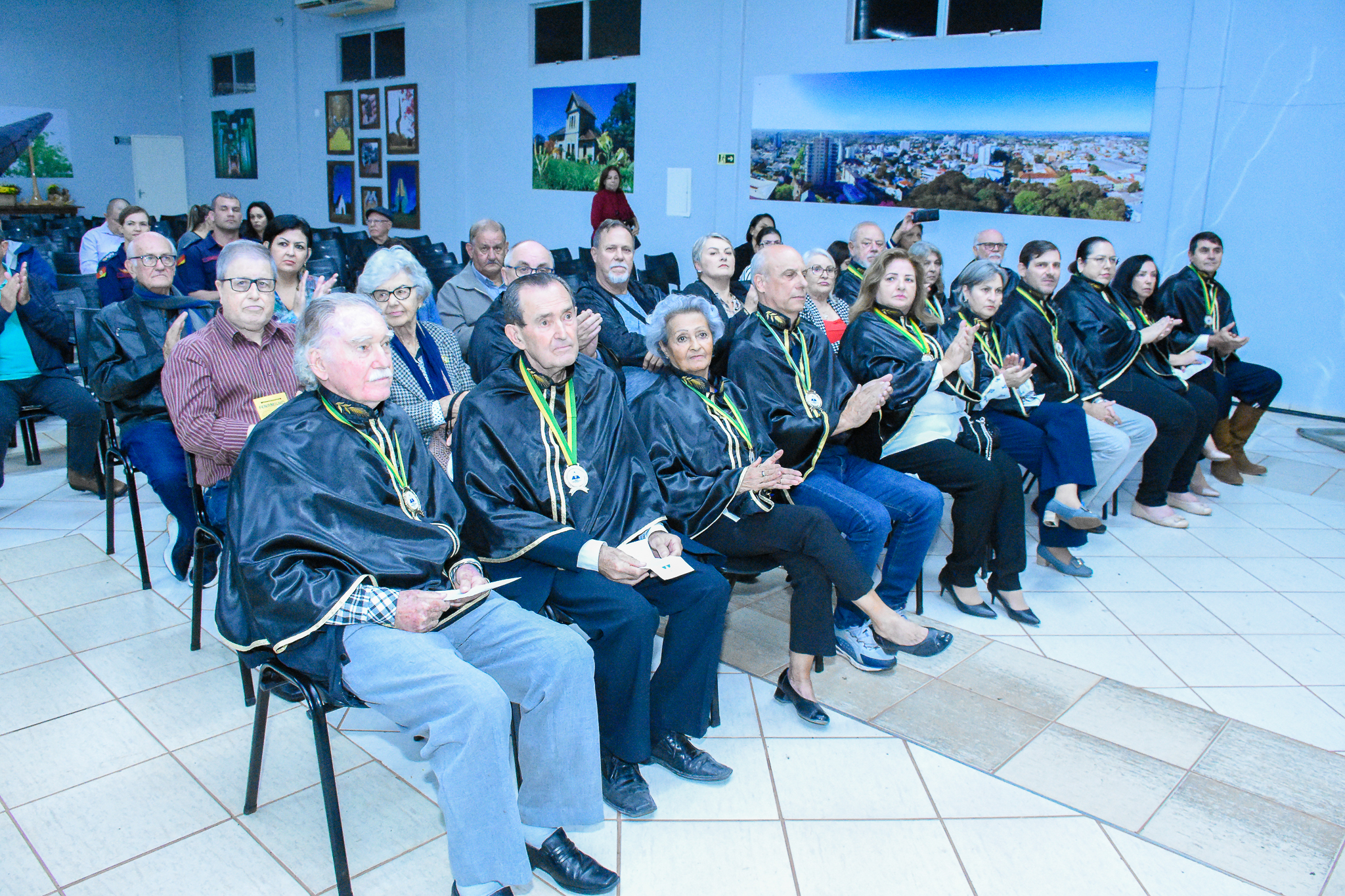 Legislativo realizou sessão especial em homenagem aos 30 anos da Academia Santo-Angelense de Letras 