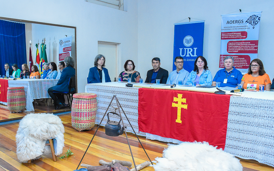 Legislativo participa do IV Fórum Internacional de Orientadores Educacionais e II Encontro Internacional dos Trabalhadores em Educação