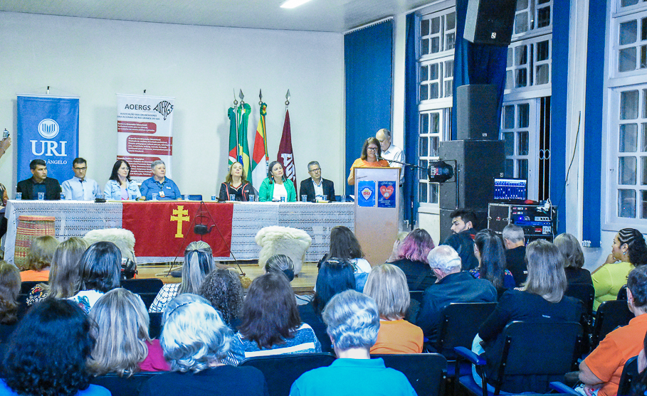 Legislativo participa do IV Fórum Internacional de Orientadores Educacionais e II Encontro Internacional dos Trabalhadores em Educação