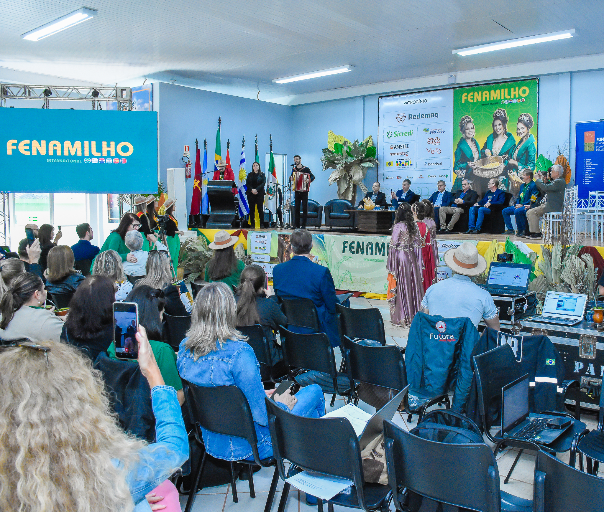 Legislativo santo-angelense participa do Seminário Internacional de Turismo
