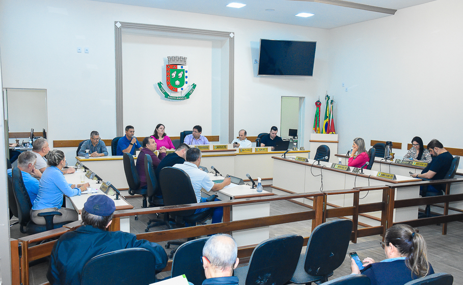 Legislativo realiza reunião pública para tratar assuntos referentes à UPA do município