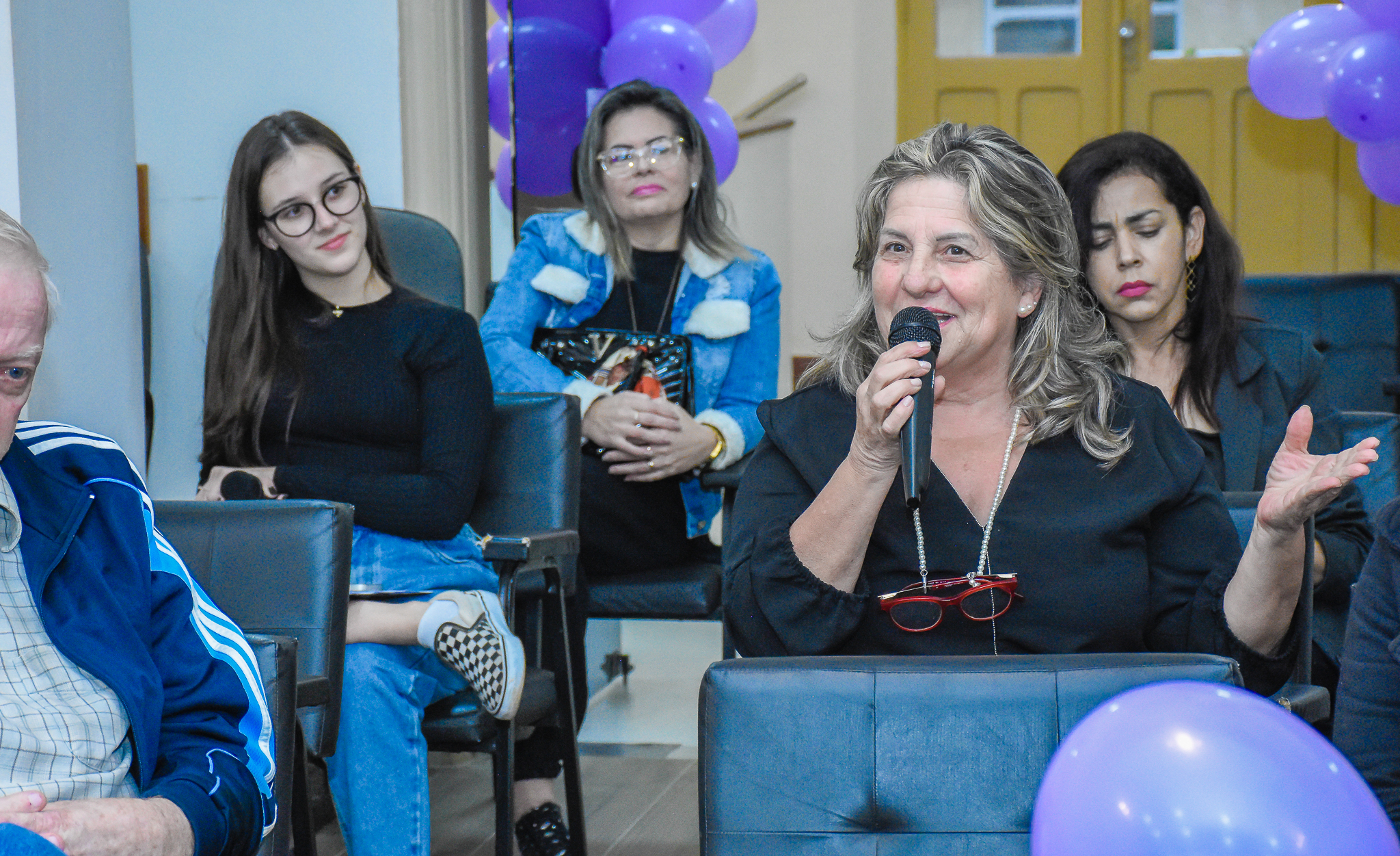 Procuradoria da Mulher através do Poder Legislativo realizou uma roda de conversa sobre a campanha Junho Violeta