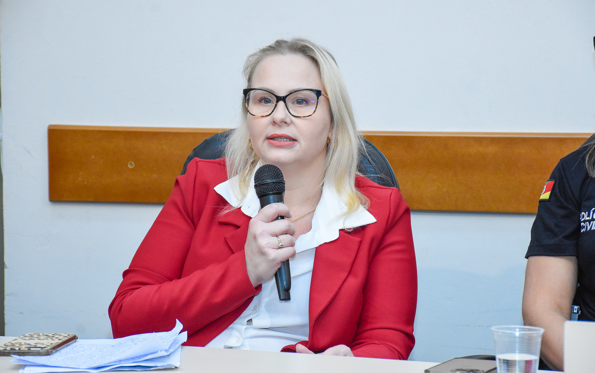 Procuradoria da Mulher através do Poder Legislativo realizou uma roda de conversa sobre a campanha Junho Violeta