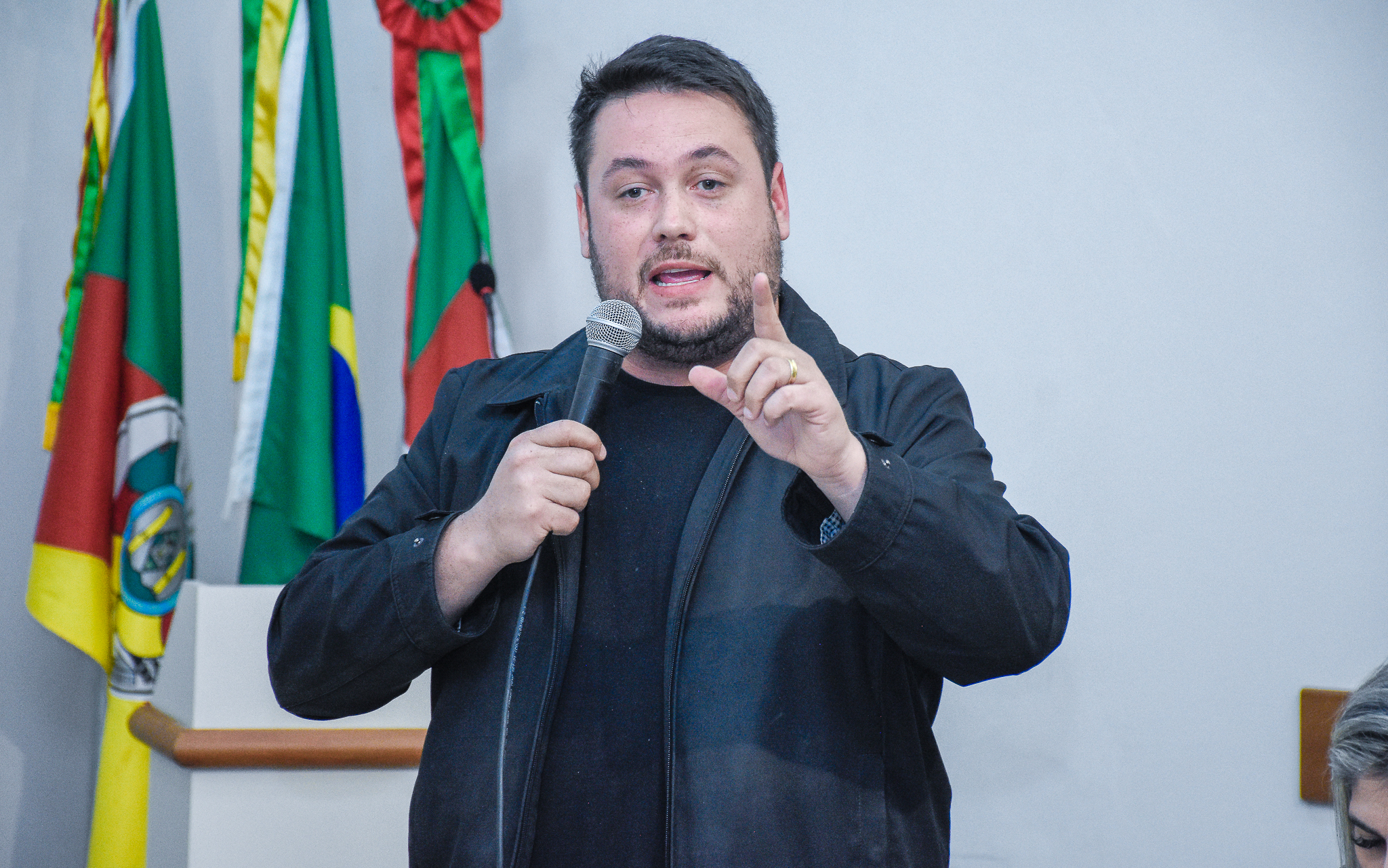 Aprovada em plenário moção a favor do piso nacional dos profissionais da enfermagem
