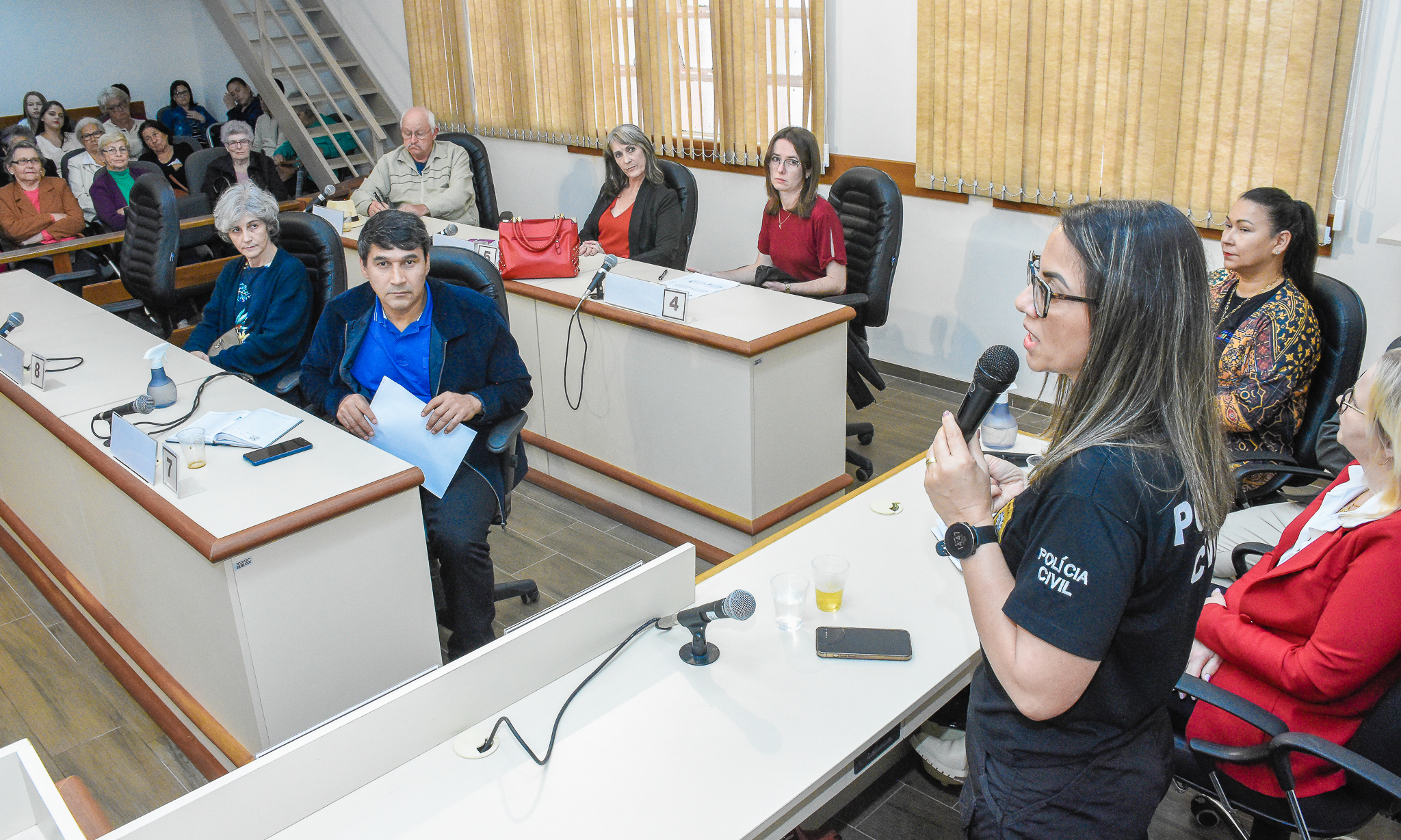 Procuradoria da Mulher através do Poder Legislativo realizou uma roda de conversa sobre a campanha Junho Violeta
