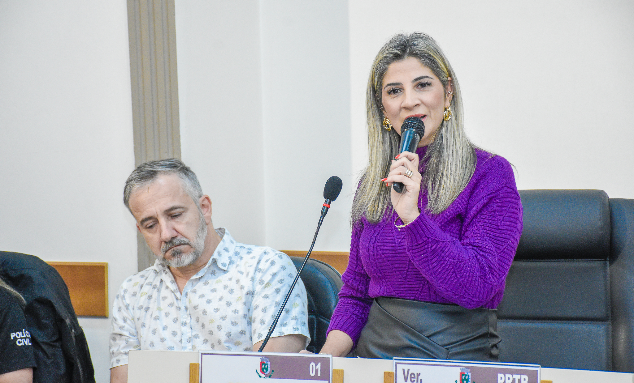 Procuradoria da Mulher através do Poder Legislativo realizou uma roda de conversa sobre a campanha Junho Violeta