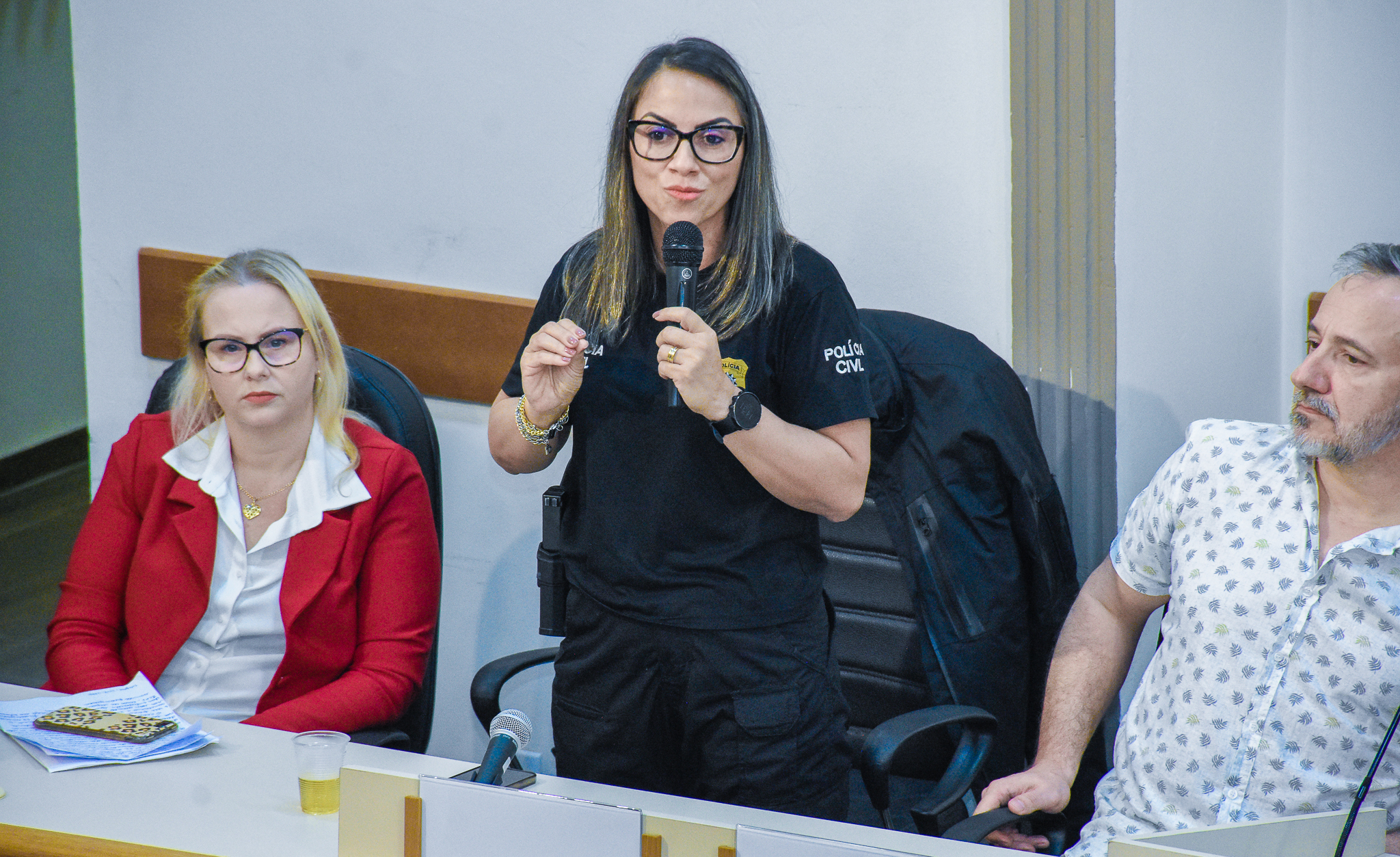 Procuradoria da Mulher através do Poder Legislativo realizou uma roda de conversa sobre a campanha Junho Violeta