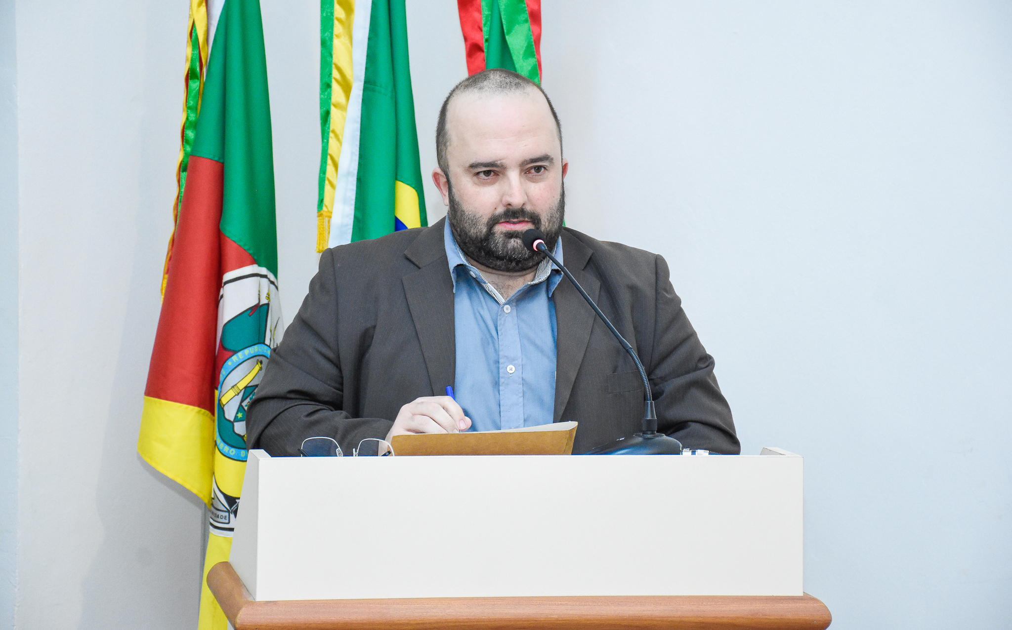 Por 14 votos favoráveis e um contrário Marcos André de Almeida tem mandato cassado