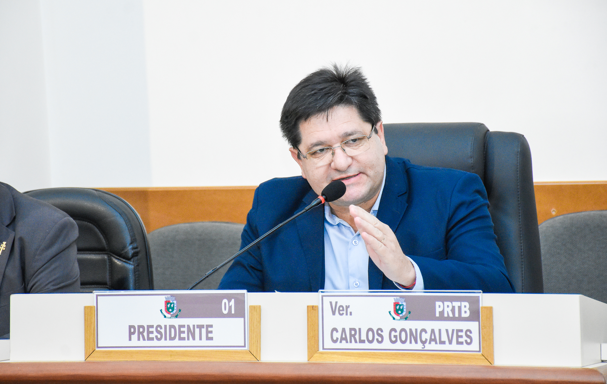 Por 14 votos favoráveis e um contrário Marcos André de Almeida tem mandato cassado