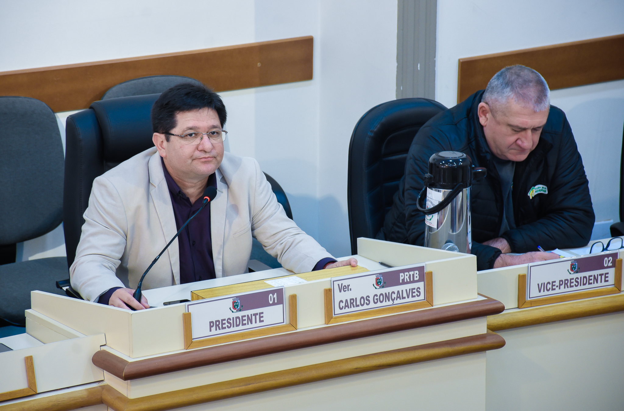 Legislativo realiza audiência pública com a CORSAN para tratar sobre a recuperação do asfalto na Rua Ernesto Dornelles 
