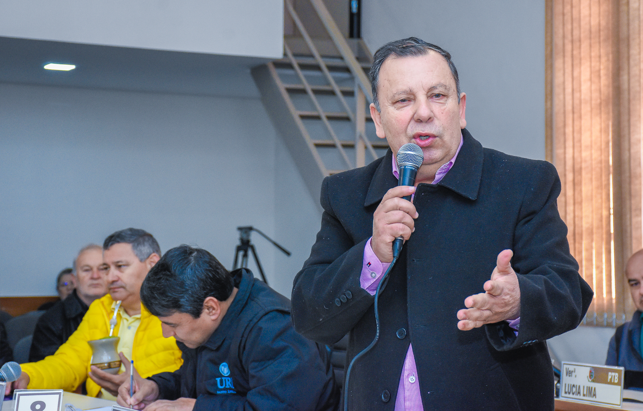 Legislativo realiza audiência pública com a CORSAN para tratar sobre a recuperação do asfalto na Rua Ernesto Dornelles 
