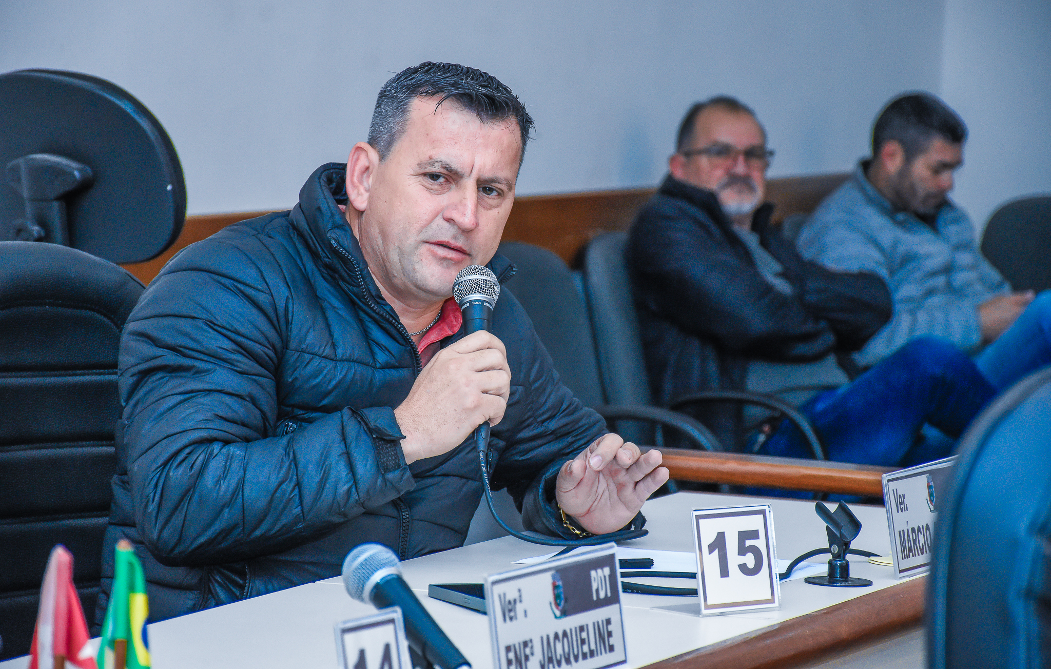 Legislativo realiza audiência pública com a CORSAN para tratar sobre a recuperação do asfalto na Rua Ernesto Dornelles 