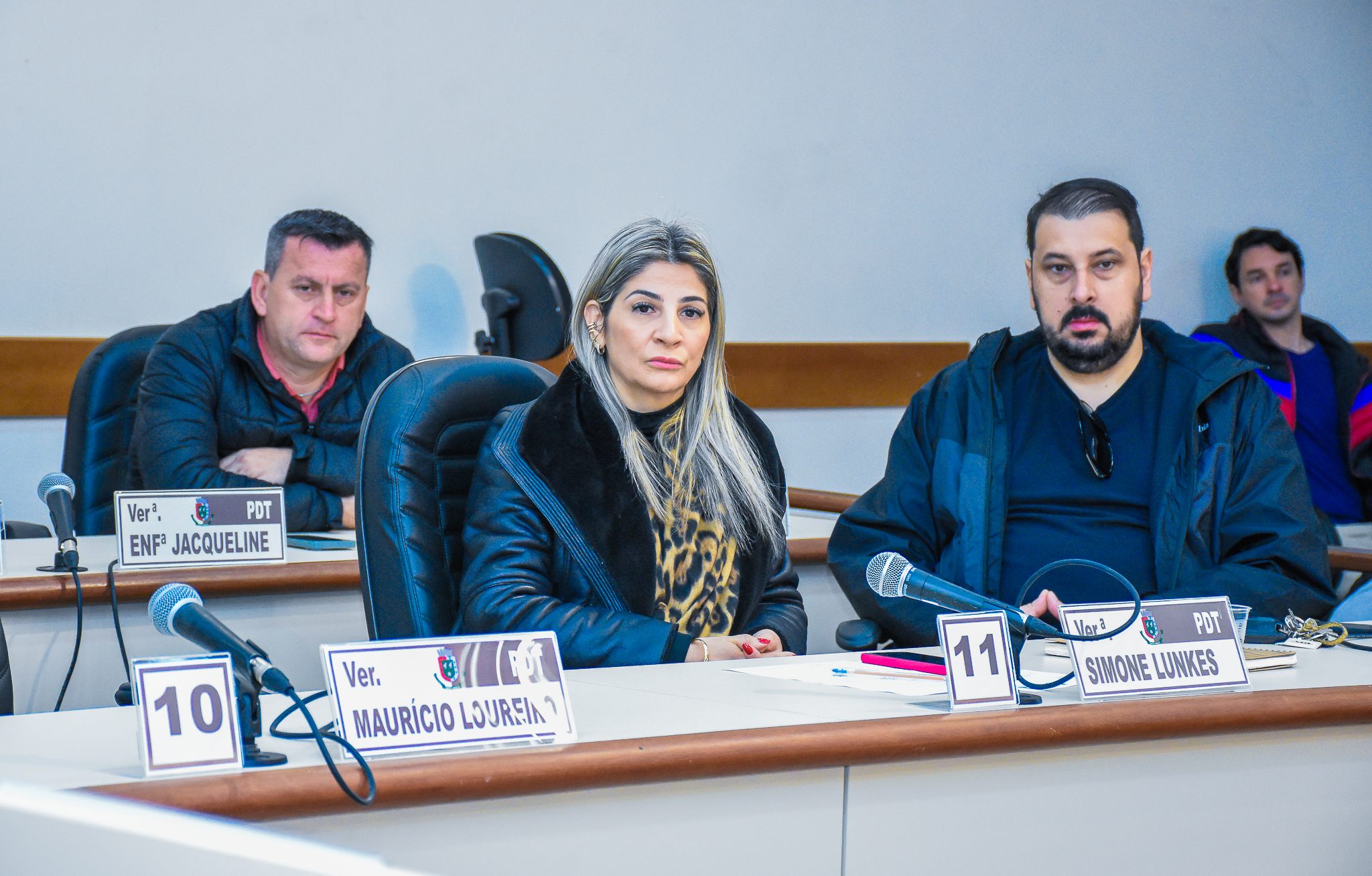 Legislativo realiza audiência pública com a CORSAN para tratar sobre a recuperação do asfalto na Rua Ernesto Dornelles 