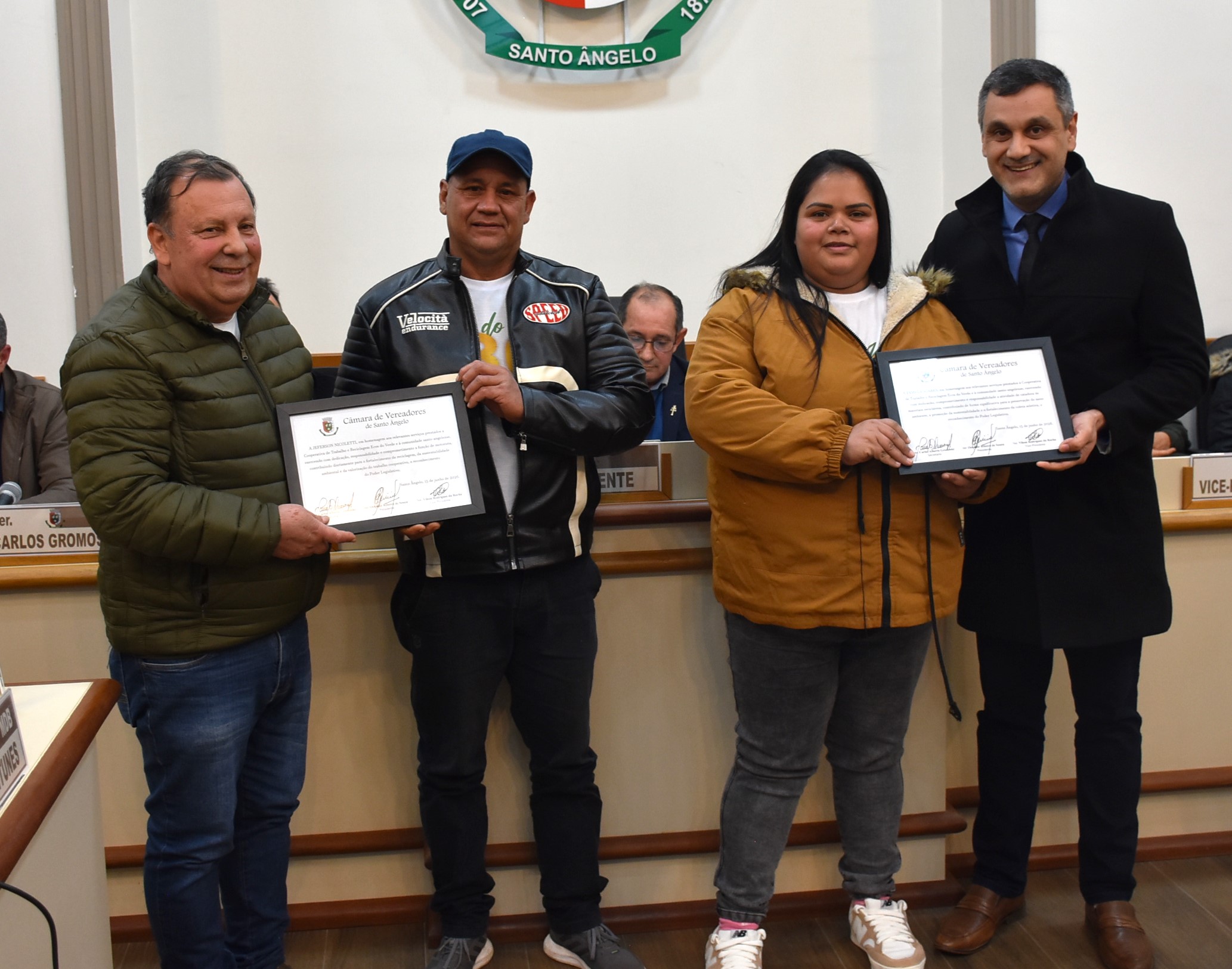 Câmara de Vereadores presta homenagem aos 30 anos da Cooperativa Ecos do Verde