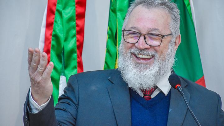 Homenagem marca a despedida do servidor D&aacute;rio Basso da C&acirc;mara Municipal de Vereadores