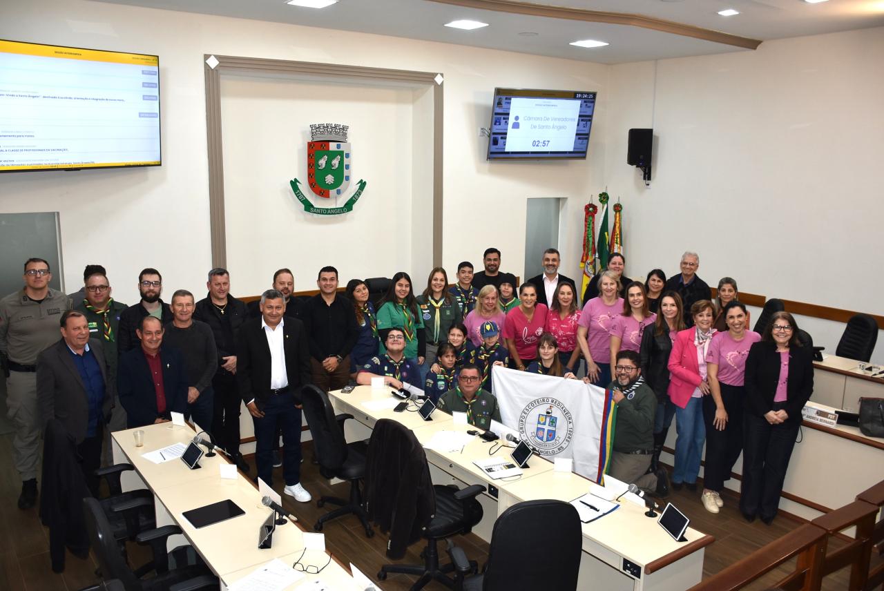 C&acirc;mara de Santo &Acirc;ngelo Homenageia Grupo Escoteiro Medianeira pelo trabalho comunit&aacute;rio