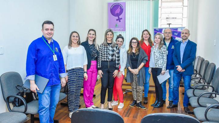 Legislativo recebe profissionais ligados a rede de prote&ccedil;&atilde;o e atendimento &agrave; crian&ccedil;a e ao adolescente
