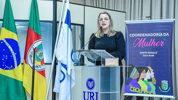 C&acirc;mara de Vereadores participa da abertura oficial do agosto Lil&aacute;s