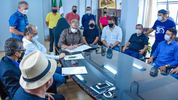 Assinada ordem de servi&ccedil;o para a constru&ccedil;&atilde;o do (ESF) do Bairro Ditz.