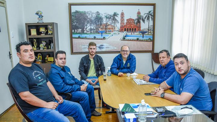 Secret&aacute;rio Municipal de Sa&uacute;de visita a Presid&ecirc;ncia do Legislativo.